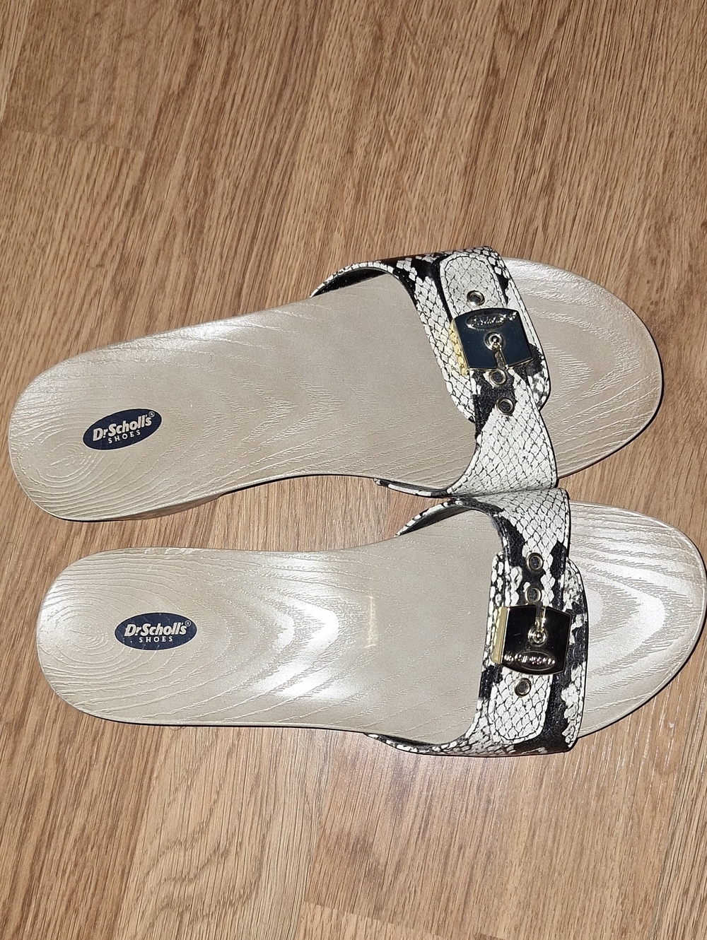Dr. Scholl's Comfort Slide Sandals in Beige with Black Snakeskin Accent Sz 6 - Picture 2 of 7